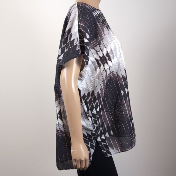 3/$20 Dex Split Back Tunic Blouse Ombre Geometric Short Sleeve Grey Dolman Top - Picture 12 of 15